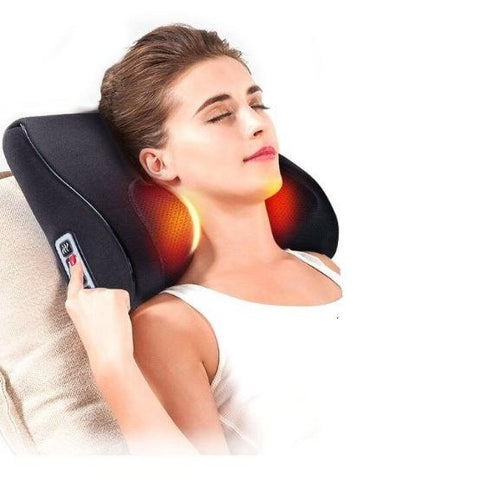 femme qui se fait masser le cou 